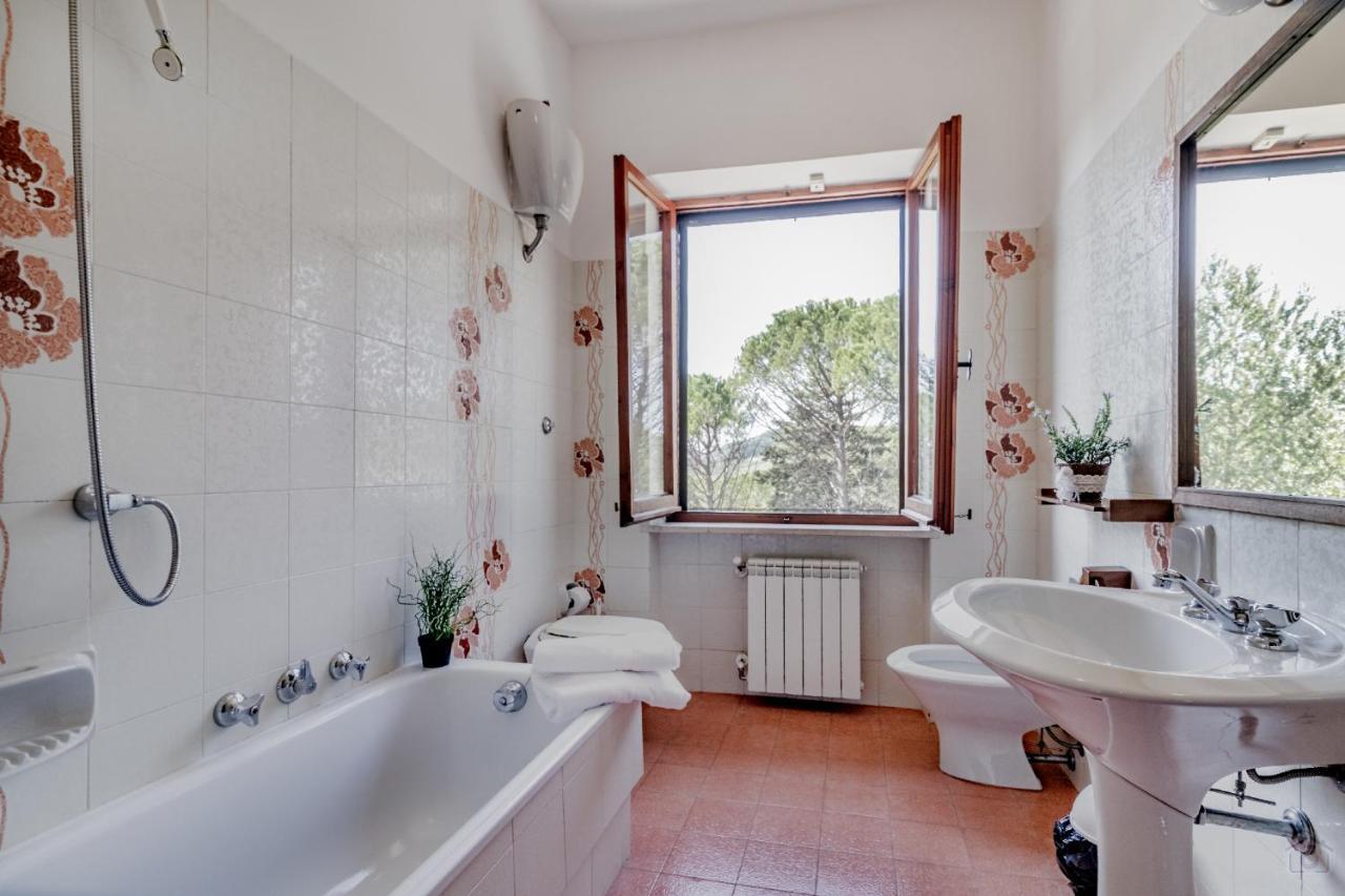 Gorgeous 2-Storey Villa With A Large Private Pool Todi Buitenkant foto